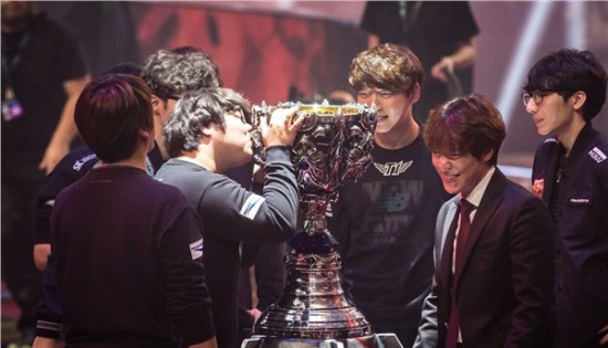 反思中国是lol最大的一个战区玩家数量高居第一