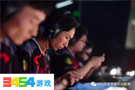 王者荣耀专访AG超玩会与sViper,杰斯转会是三